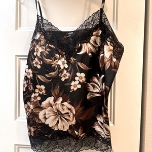 Express Cami V-neck with lace